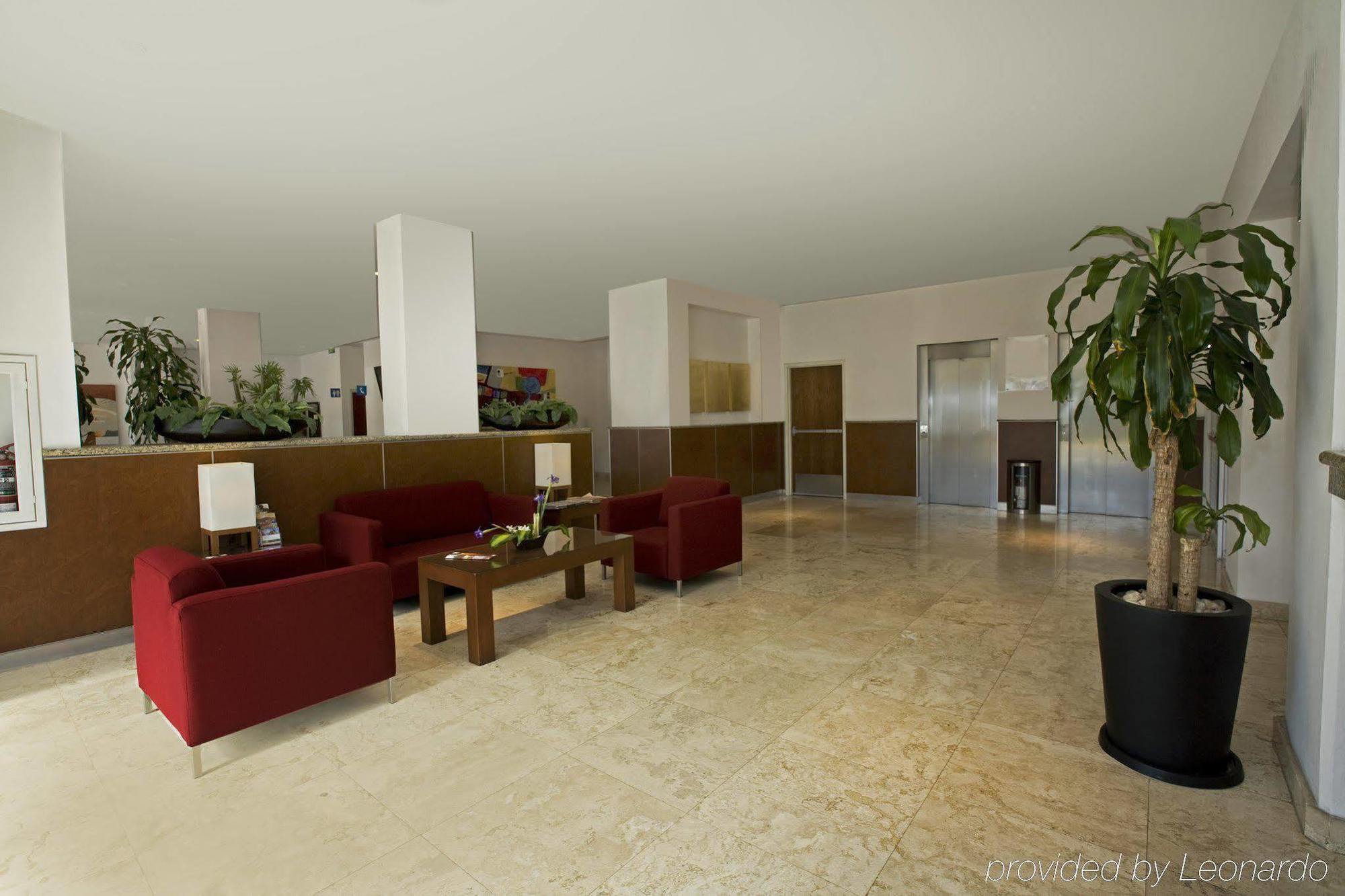 Hotel One Queretaro Plaza Galerias Interior foto