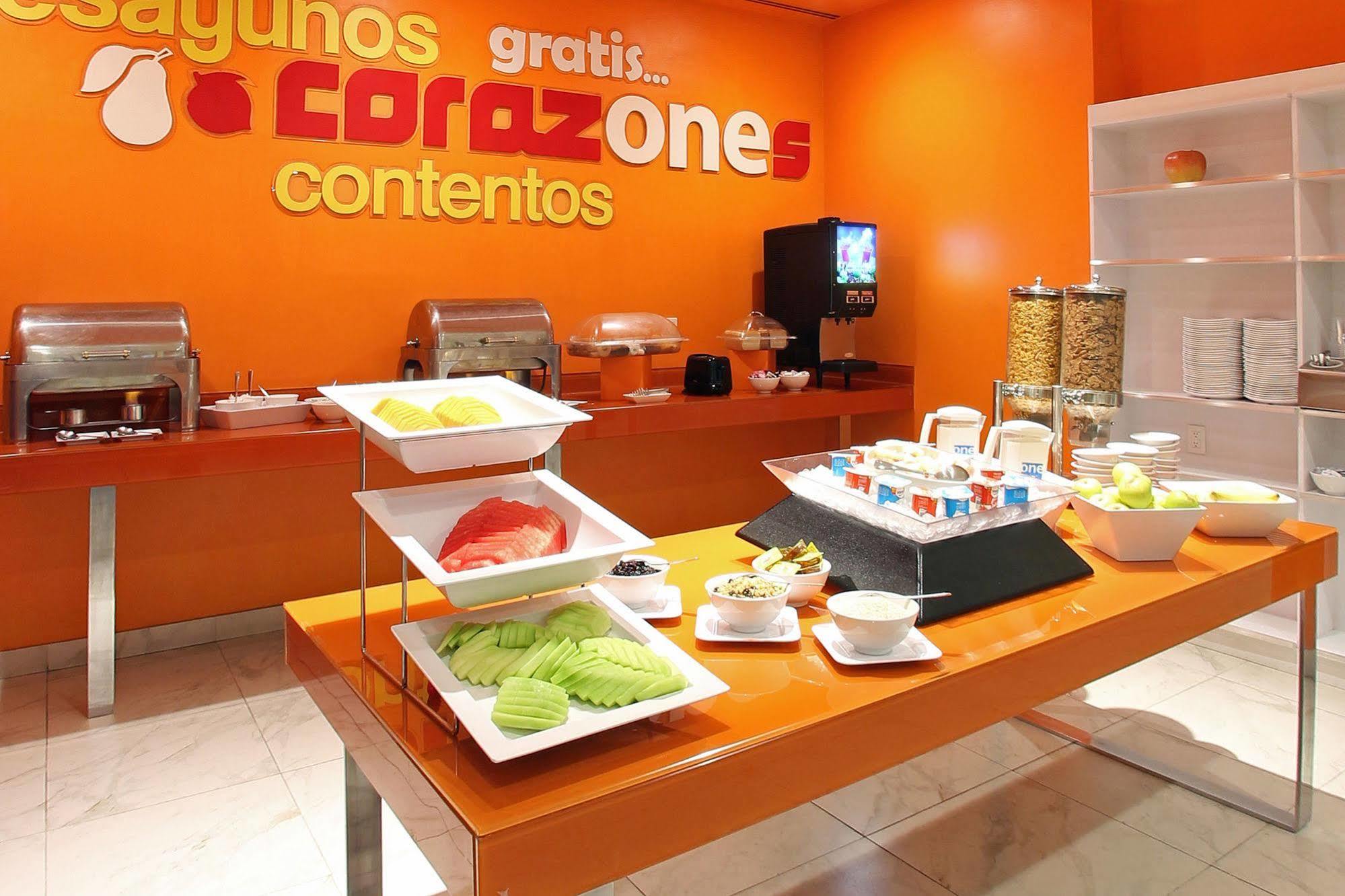 Hotel One Queretaro Plaza Galerias Exterior foto