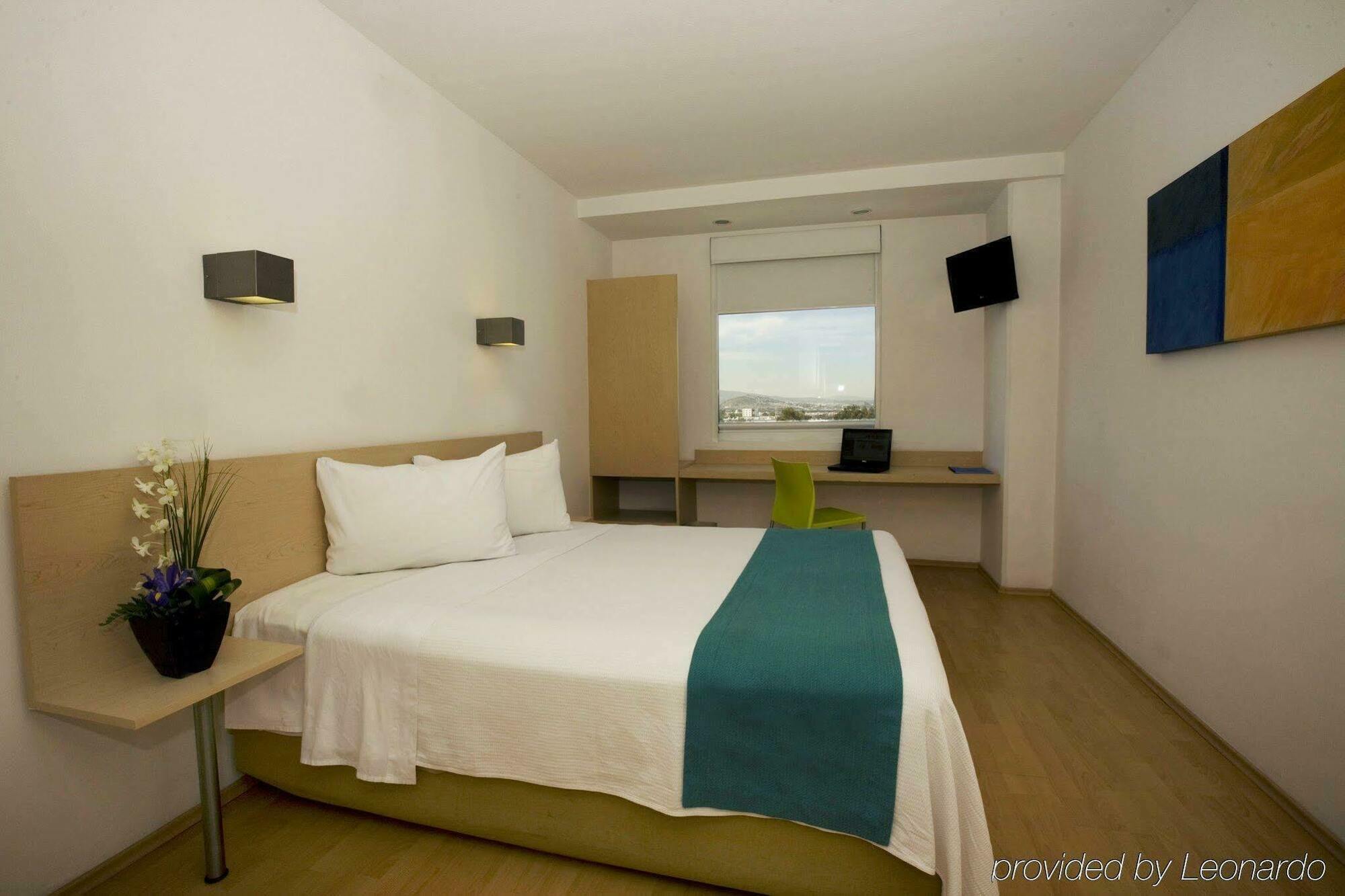 Hotel One Queretaro Plaza Galerias Zimmer foto