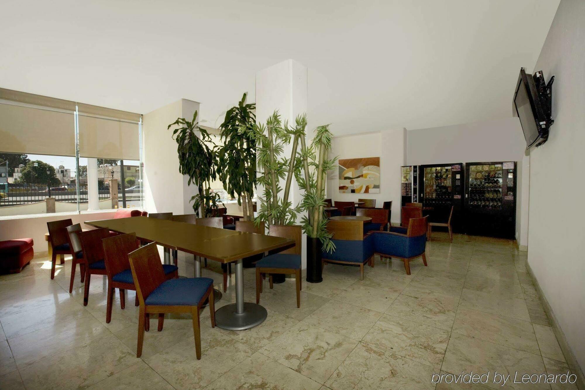 Hotel One Queretaro Plaza Galerias Restaurant foto